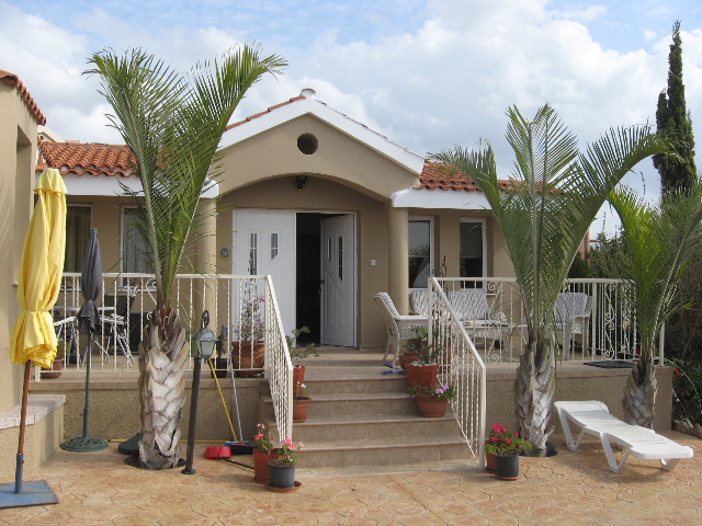 long term rent Peyia Paphos